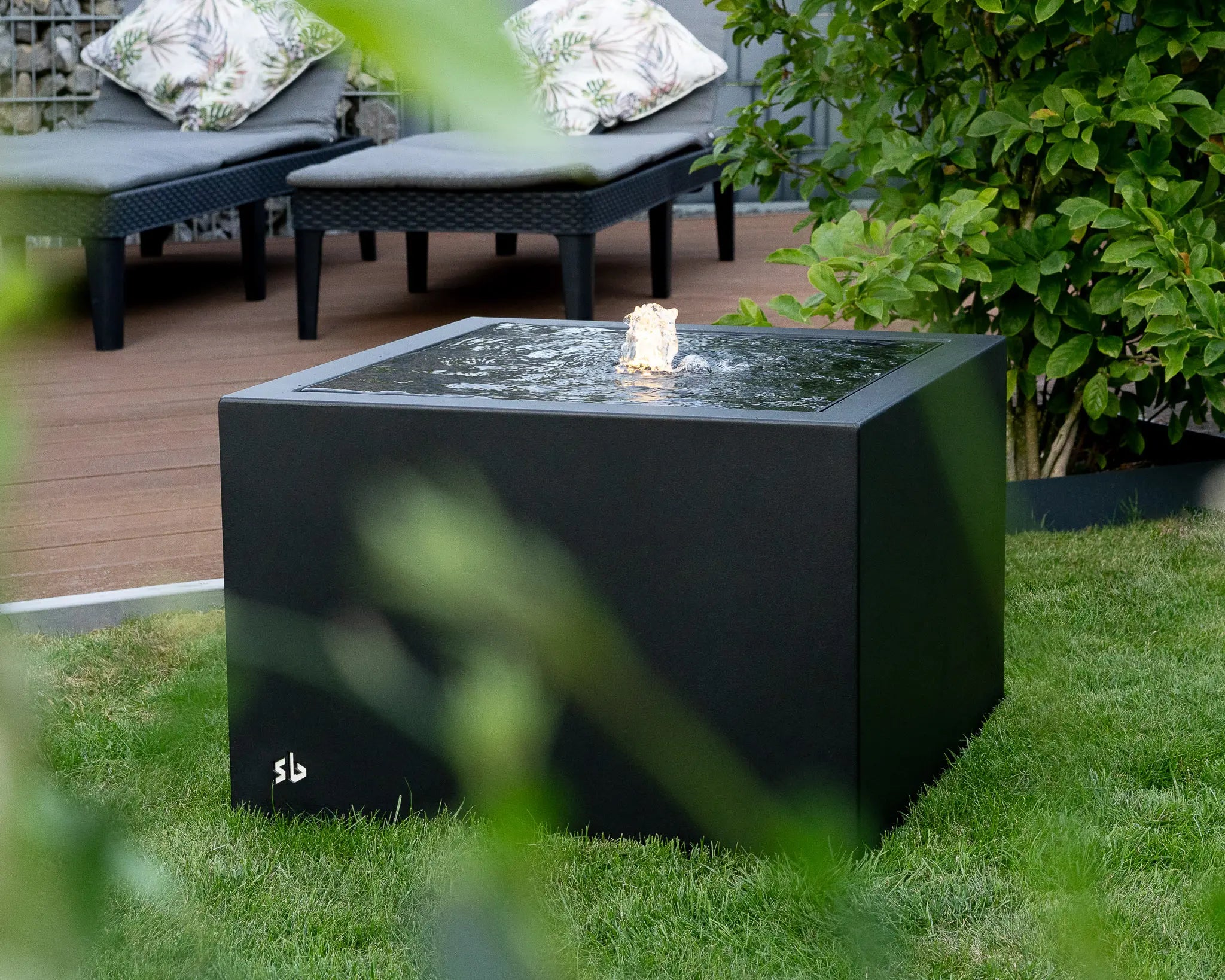 Gartenbrunnen aus pulverbeschichtetem Aluminium - steelbuddy.living