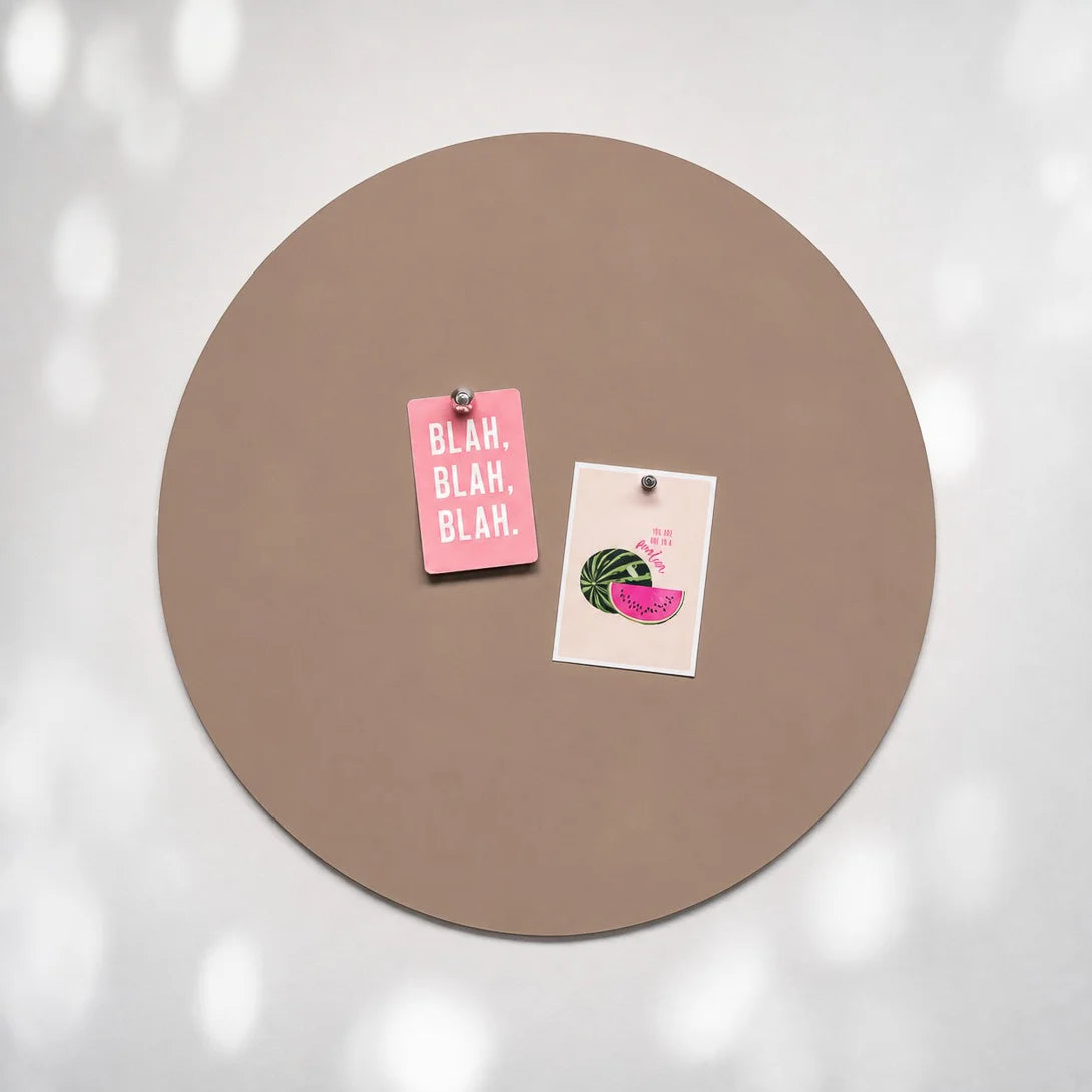 Runde Magnettafel von Steel Buddy in Almond-Farbe, magnetisch, ideal für Notizen und Präsentationen.