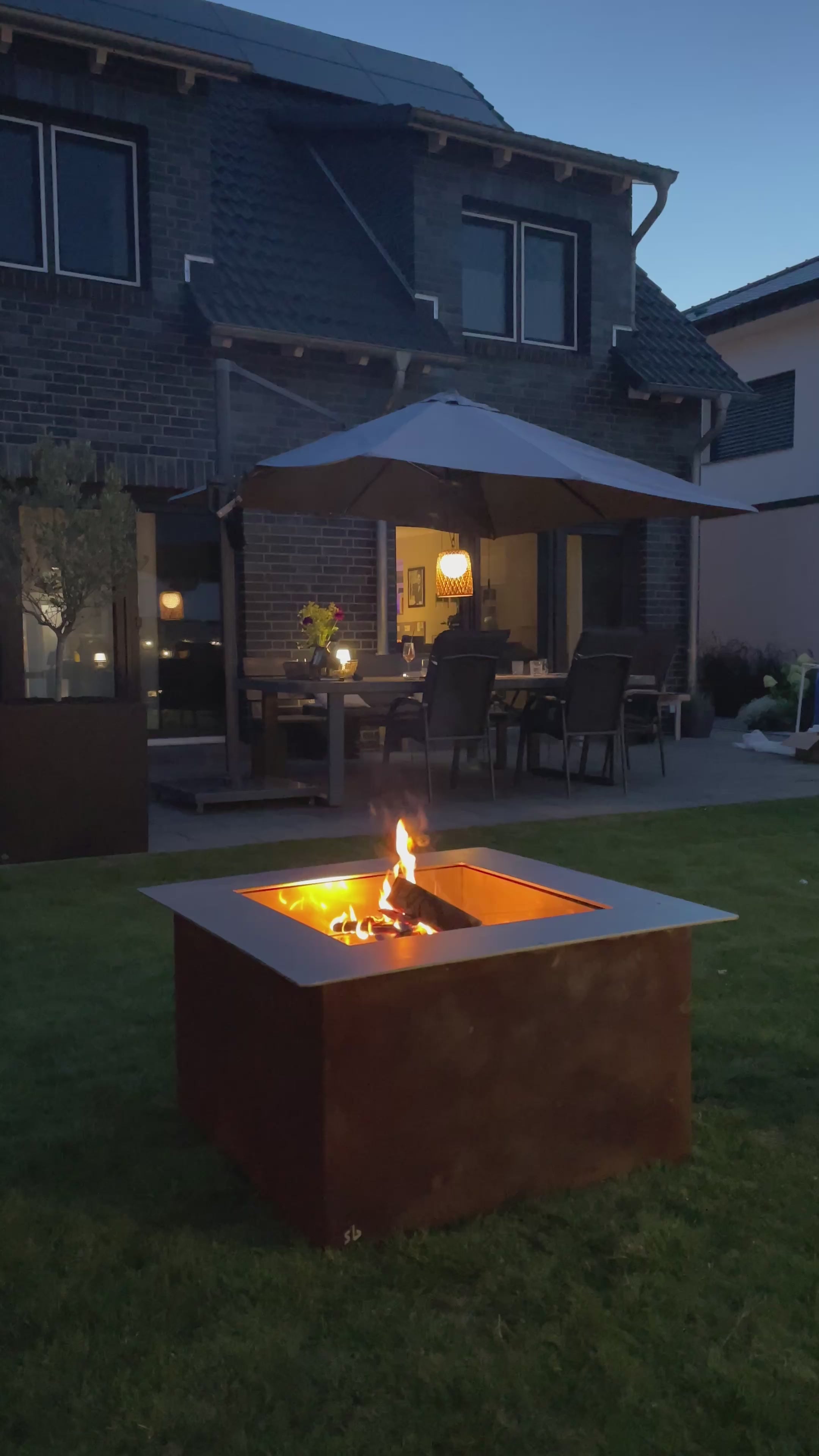 Video laden: Feuertisch aus Cortenstahl