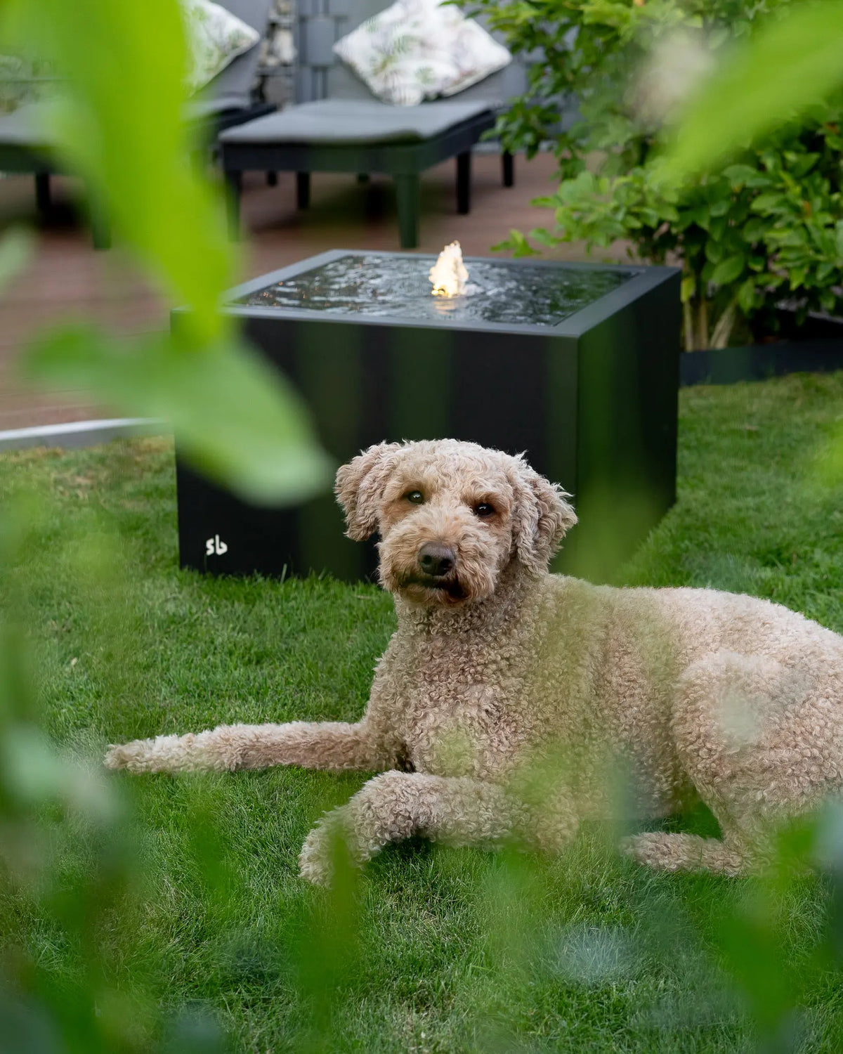 Gartenbrunnen aus pulverbeschichtetem Aluminium - steelbuddy.living