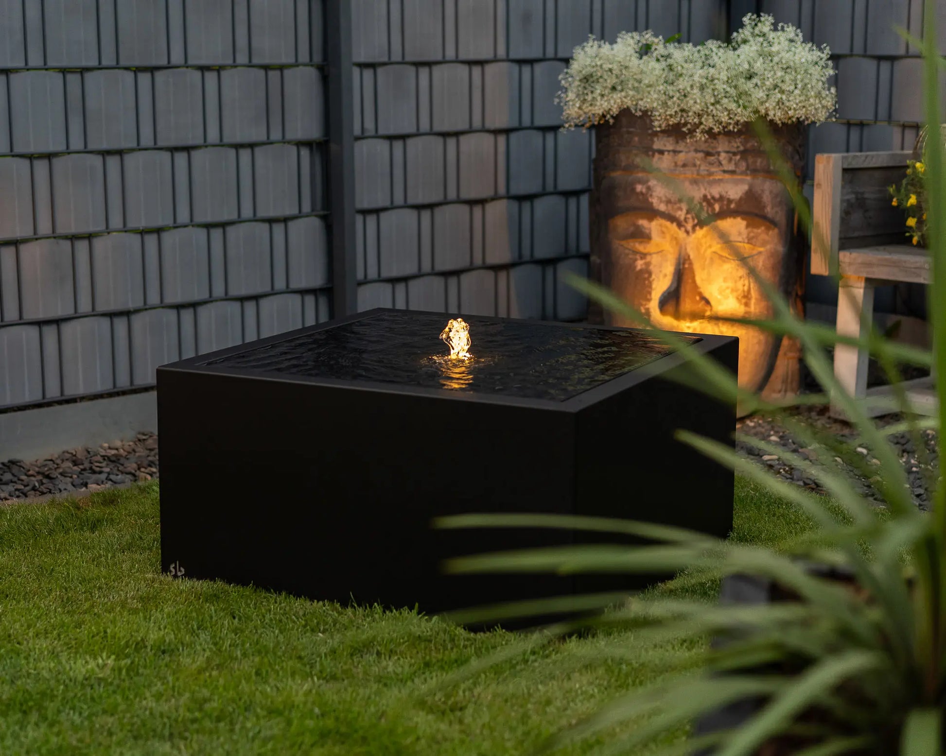 Gartenbrunnen aus pulverbeschichtetem Aluminium - steelbuddy.living